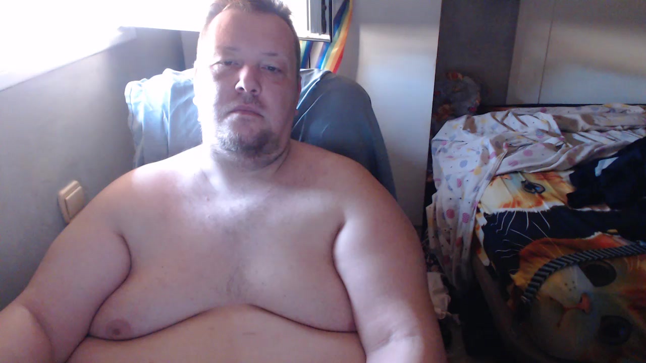 chubchub30 Live Cam Screenshot – 2025-08-16 08:14:15