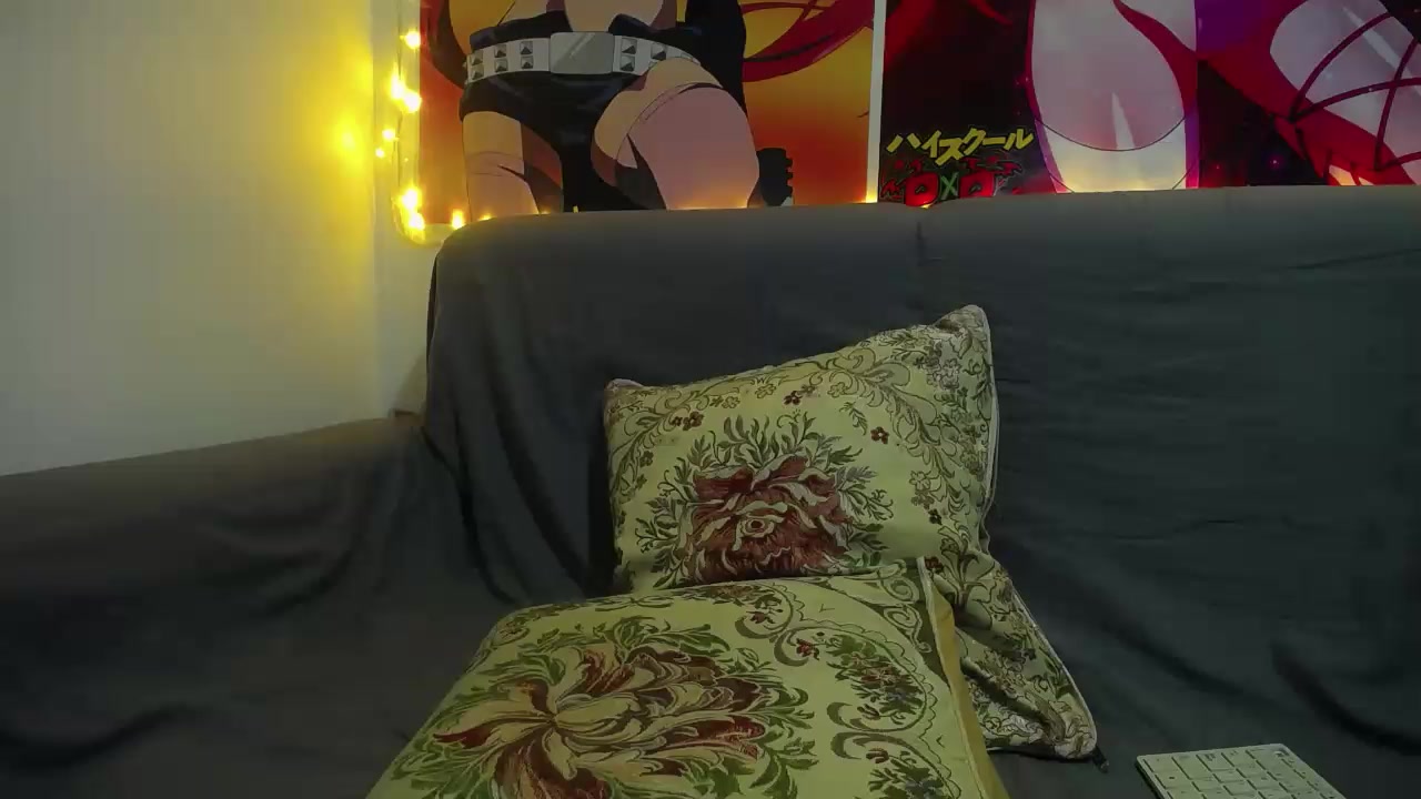 cinnamon_girl7 Live Cam Screenshot – 2025-08-05 00:06:01