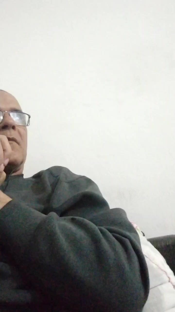 claudioroberto8 Live Cam Screenshot – 2025-08-04 01:36:14