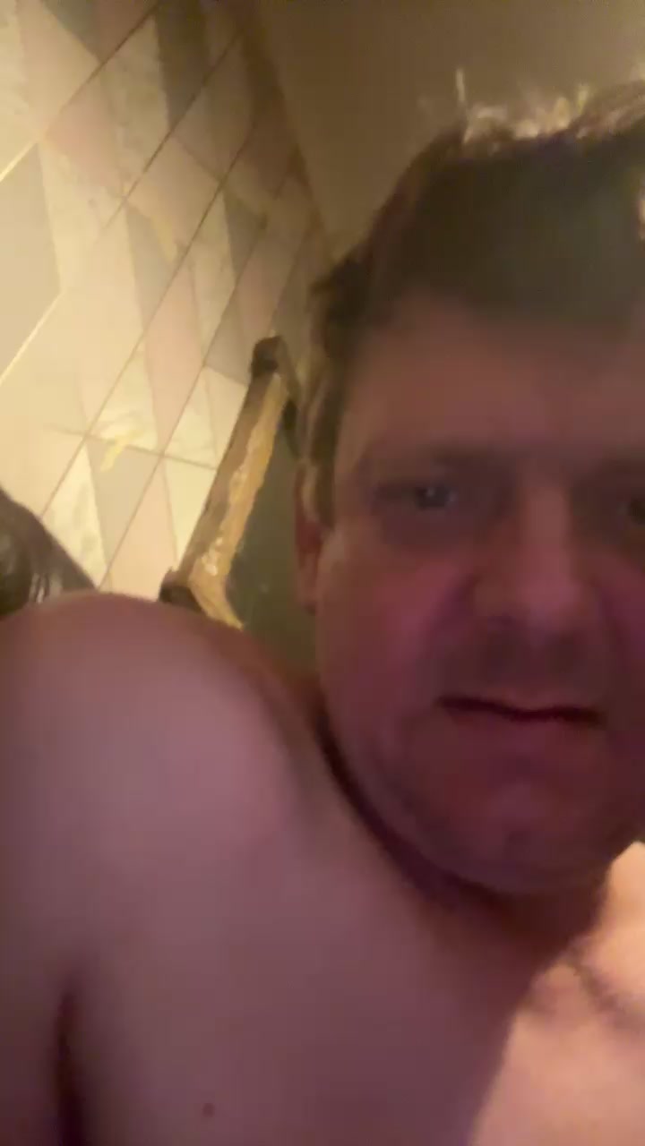 colinf_hot Live Cam Screenshot – 2025-08-04 20:09:10