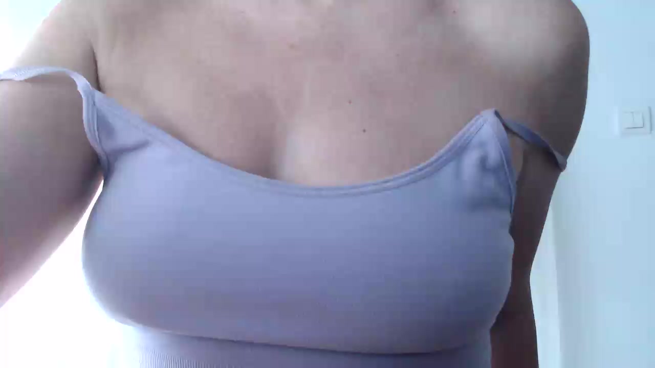 cryspu Live Cam Screenshot – 2025-08-22 07:43:17