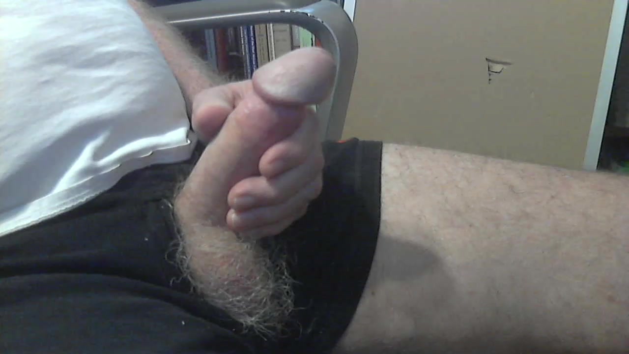 curiousdad8 Live Cam Screenshot – 2025-08-23 13:29:07