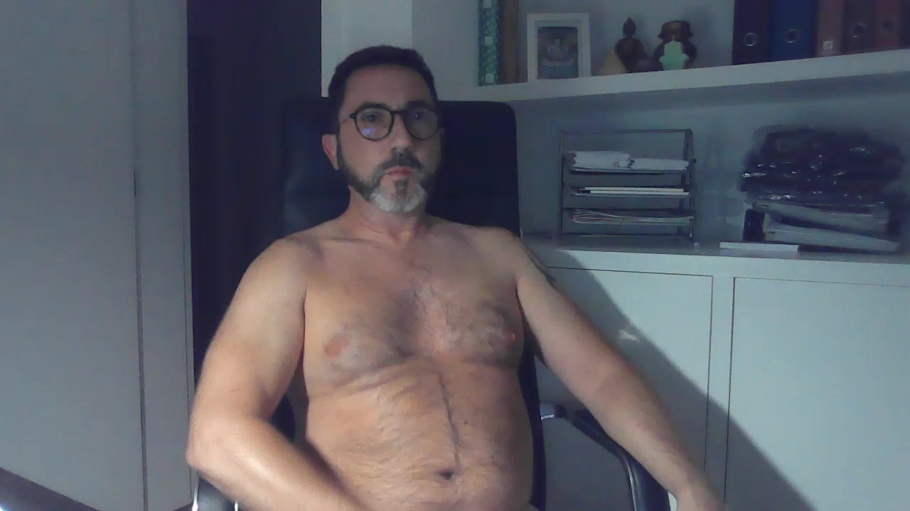 daddy_azo Live Cam Screenshot – 2025-08-05 00:32:24