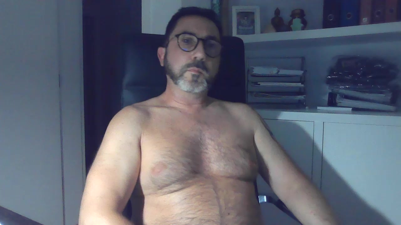 daddy_azo Live Cam Screenshot – 2025-08-05 00:47:33