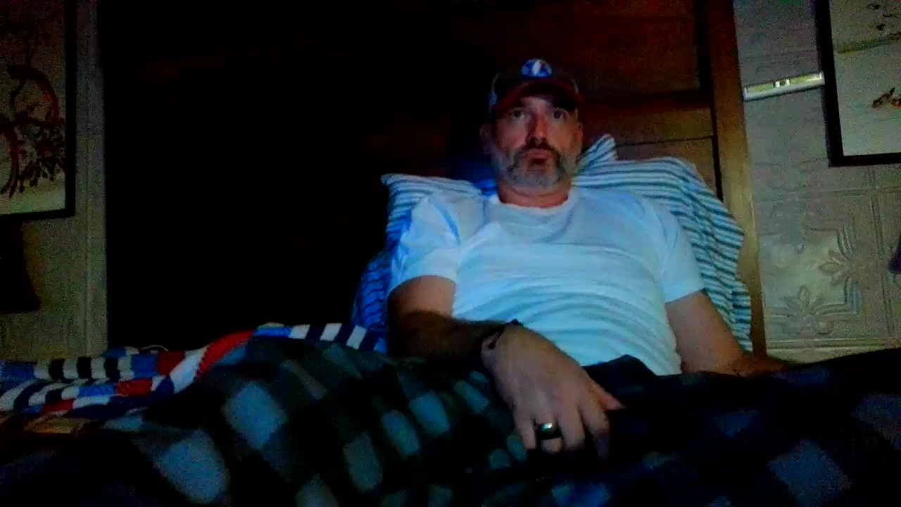 daddysboy77 Live Cam Screenshot – 2025-08-28 05:31:29