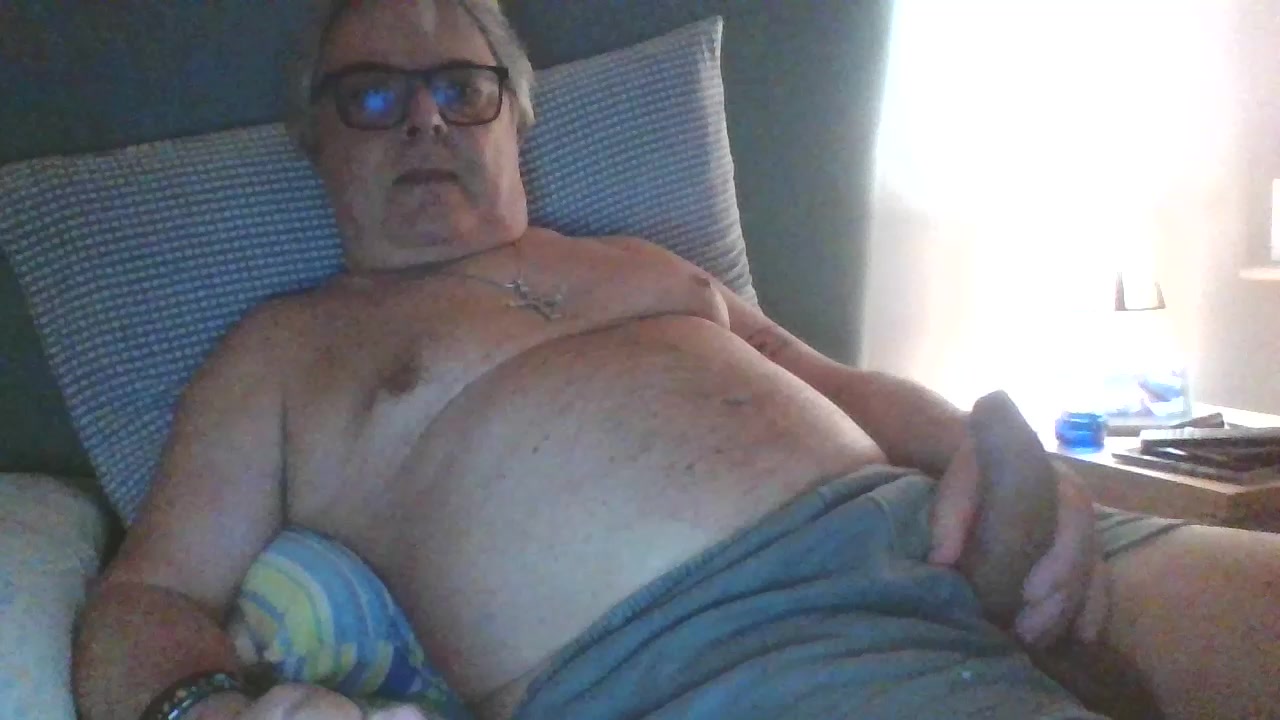 dado2461 Live Cam Screenshot – 2025-08-24 23:24:22