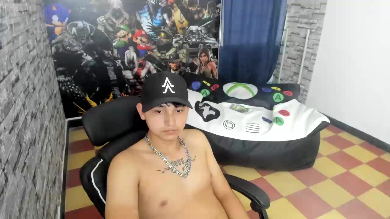 dan_cristancho Live Cam Screenshot – 2025-08-24 20:03:43