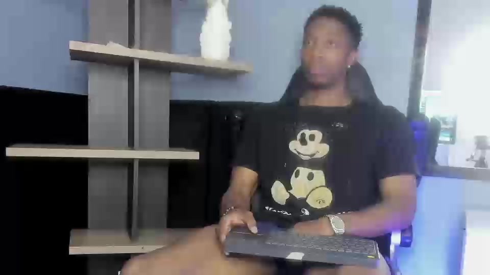 daviincii_ Live Cam Screenshot – 2025-08-05 13:11:53