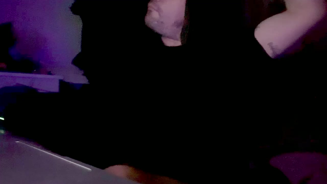 deadpurple Live Cam Screenshot – 2025-08-31 06:52:29