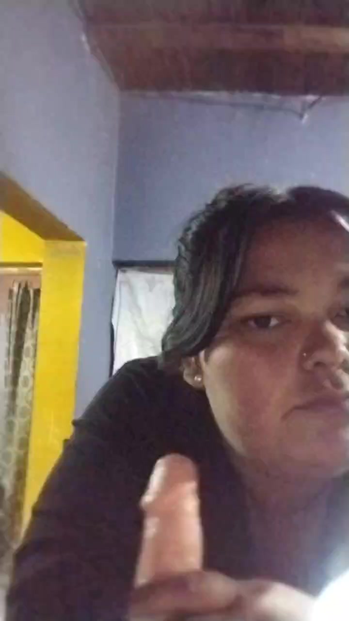dulcetetas2 Live Cam Screenshot – 2025-08-18 00:58:44