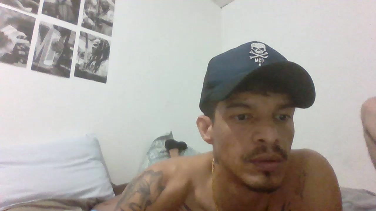 dvamador Live Cam Screenshot – 2025-08-27 07:36:59