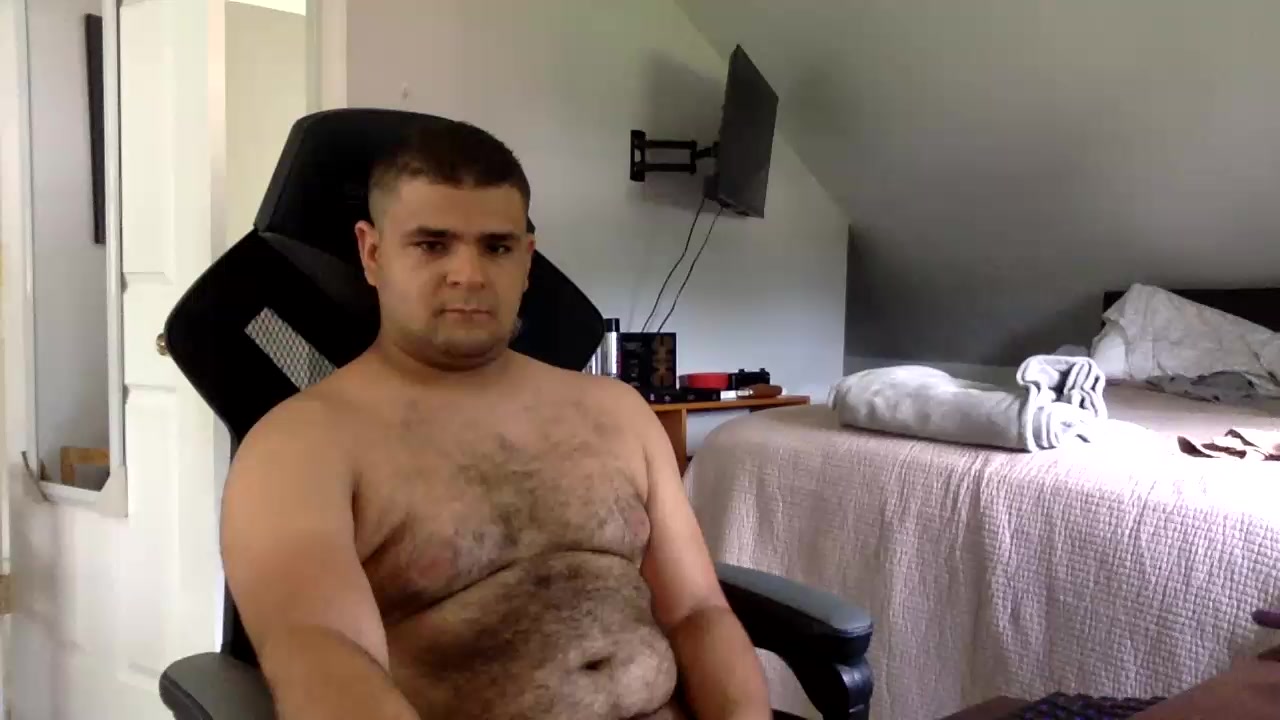 dylan392 Live Cam Screenshot – 2025-08-14 17:03:30