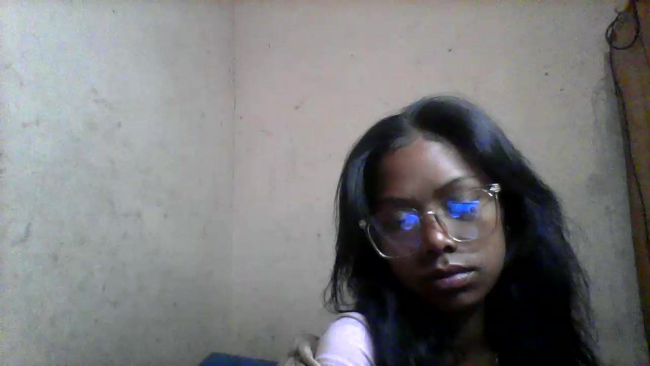 elinahfun Live Cam Screenshot – 2025-08-04 19:43:22