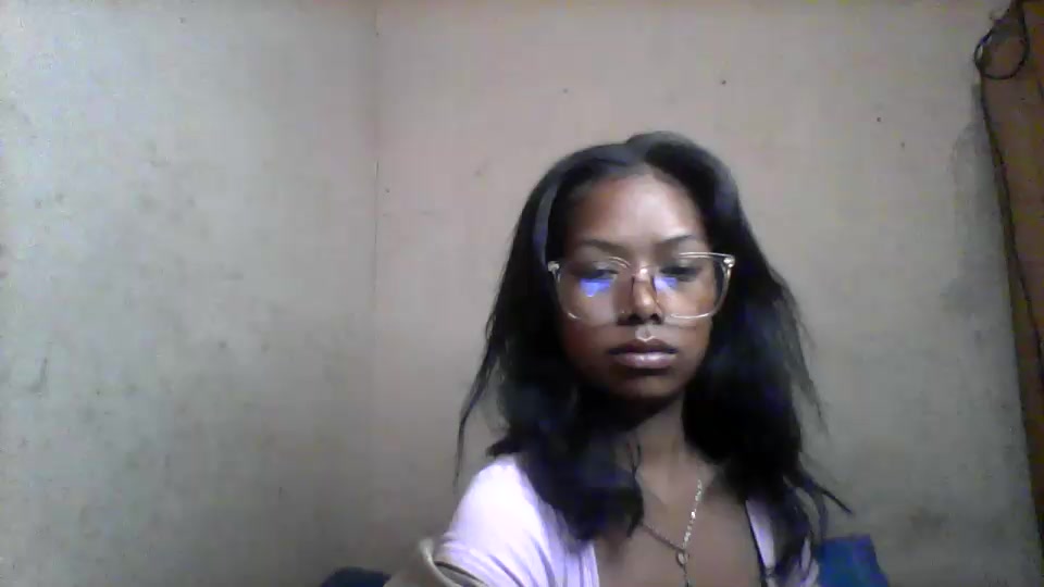 elinahfun Live Cam Screenshot – 2025-08-04 19:58:38