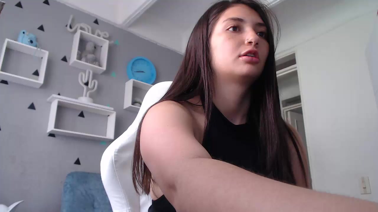 emilyjang Live Cam Screenshot – 2025-08-11 17:54:32