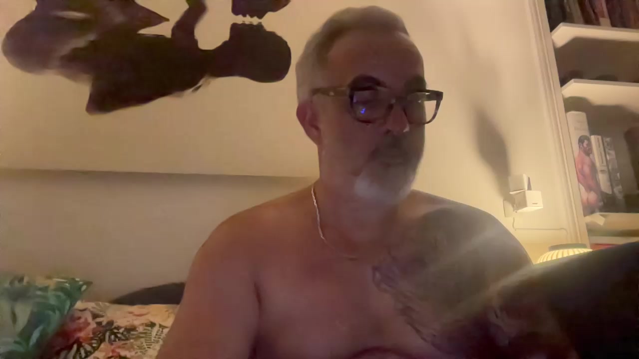 ericparis Live Cam Screenshot – 2025-08-16 23:33:55