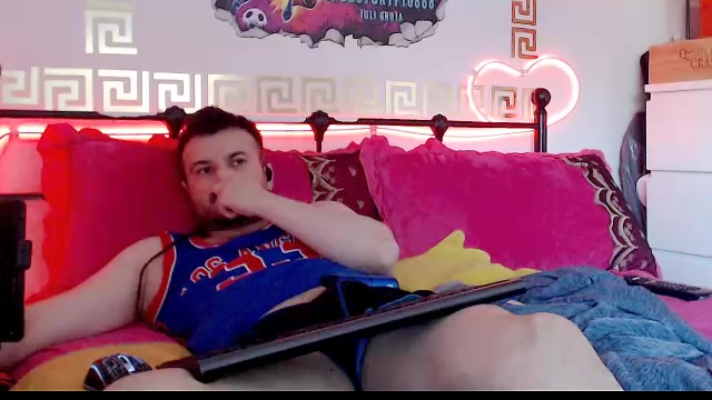 erotictoyboy Live Cam Screenshot – 2025-08-17 10:36:27