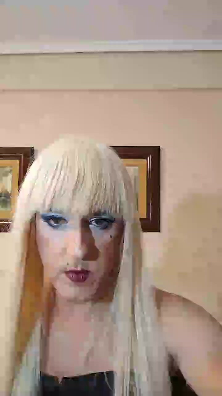 estefanitv79 Live Cam Screenshot – 2025-08-03 23:30:33