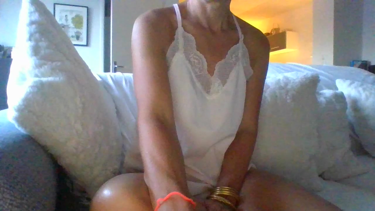 exhibicoquine Live Cam Screenshot – 2025-08-04 05:04:29