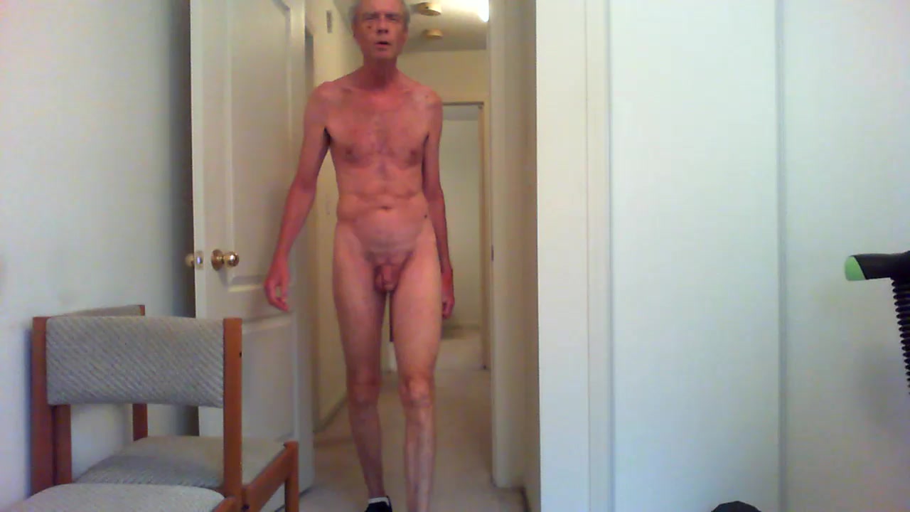 exhibitioni1 Live Cam Screenshot – 2025-08-04 23:00:45