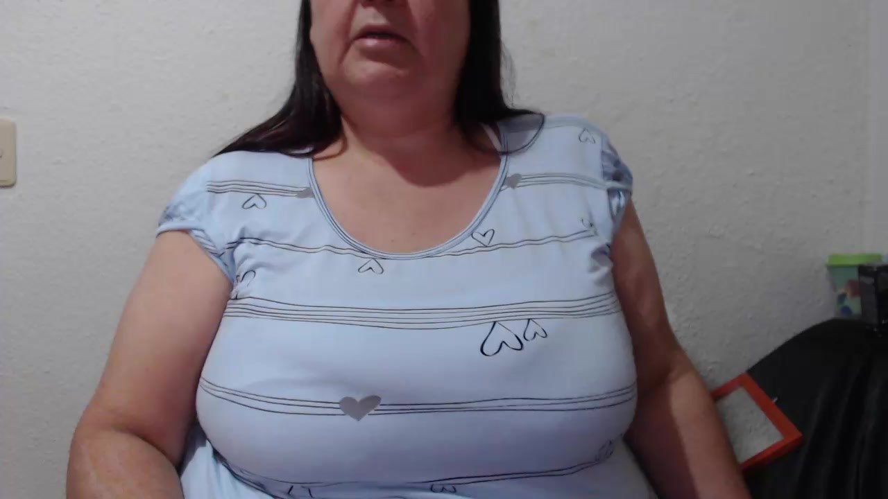 fatcute Live Cam Screenshot – 2025-08-13 22:17:01