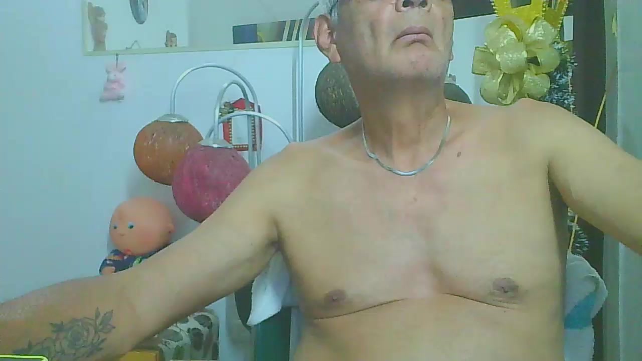fistinsexfuture Live Cam Screenshot – 2025-08-20 23:51:18