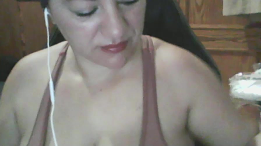flamenquita38 Live Cam Screenshot – 2025-08-26 04:26:31
