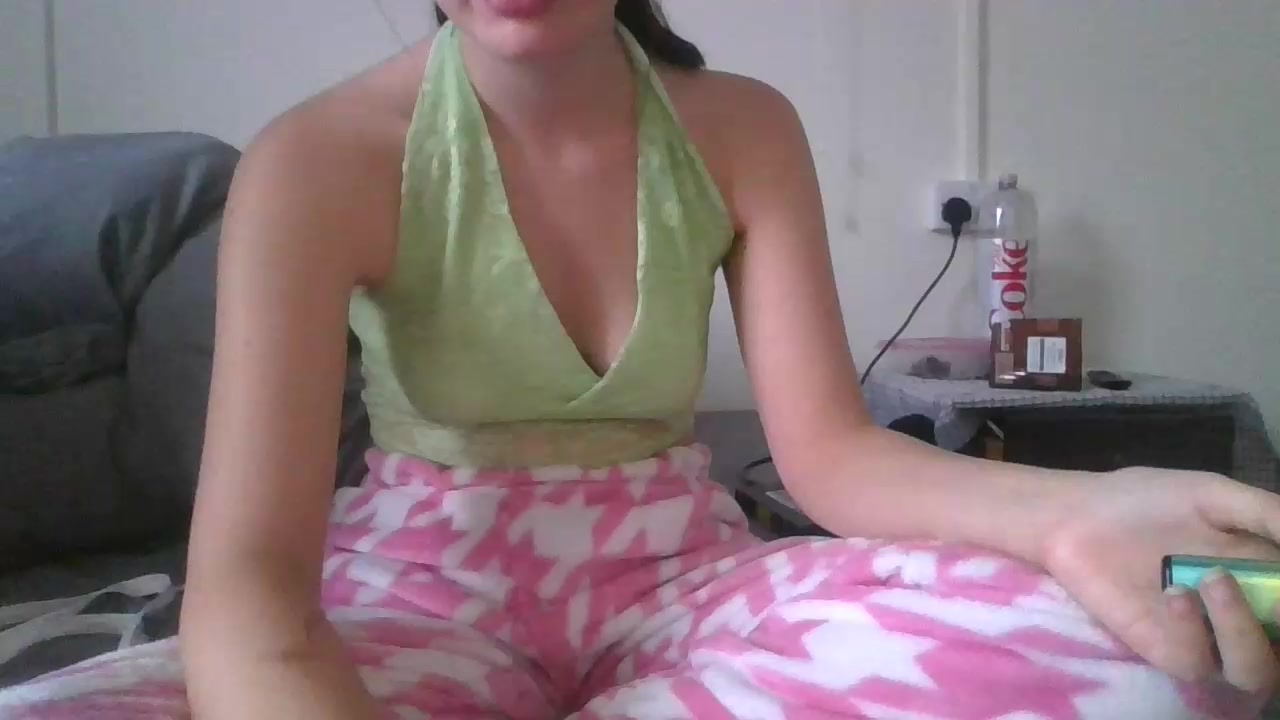 foxyfruit3 Live Cam Screenshot – 2025-08-18 16:46:26
