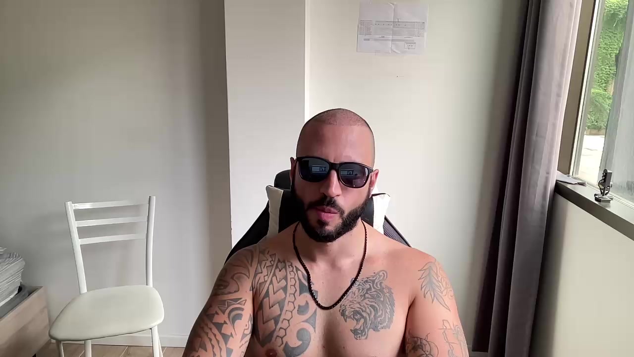 francesco3424 Live Cam Screenshot – 2025-08-15 15:17:05