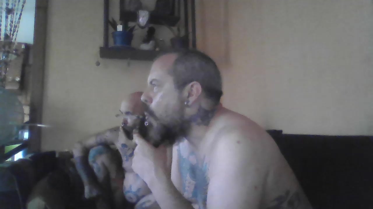 fredact25 Live Cam Screenshot – 2025-08-15 17:06:30