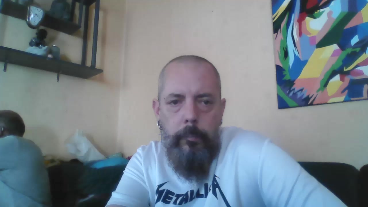 fredact25 Live Cam Screenshot – 2025-08-31 14:34:34