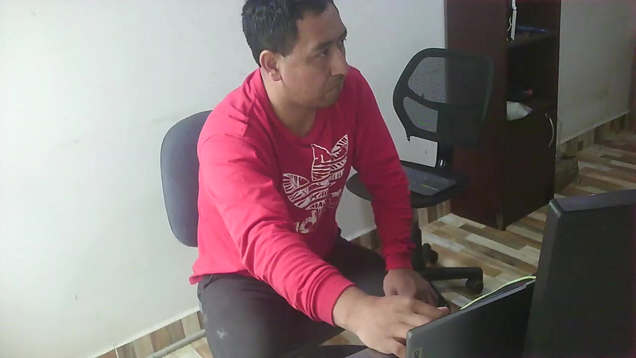 fredyat Live Cam Screenshot – 2025-08-04 20:15:32