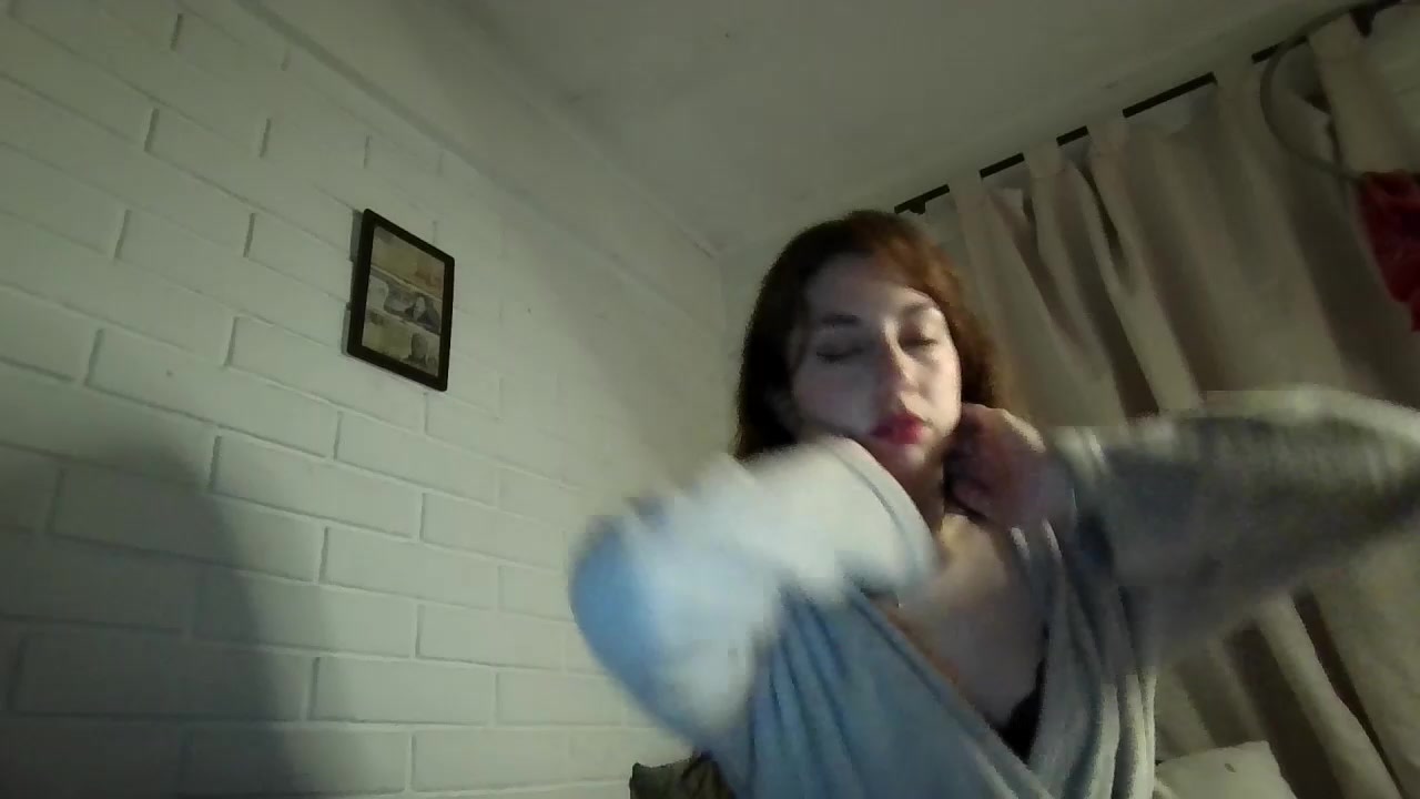 frncsca Live Cam Screenshot – 2025-09-01 02:46:15