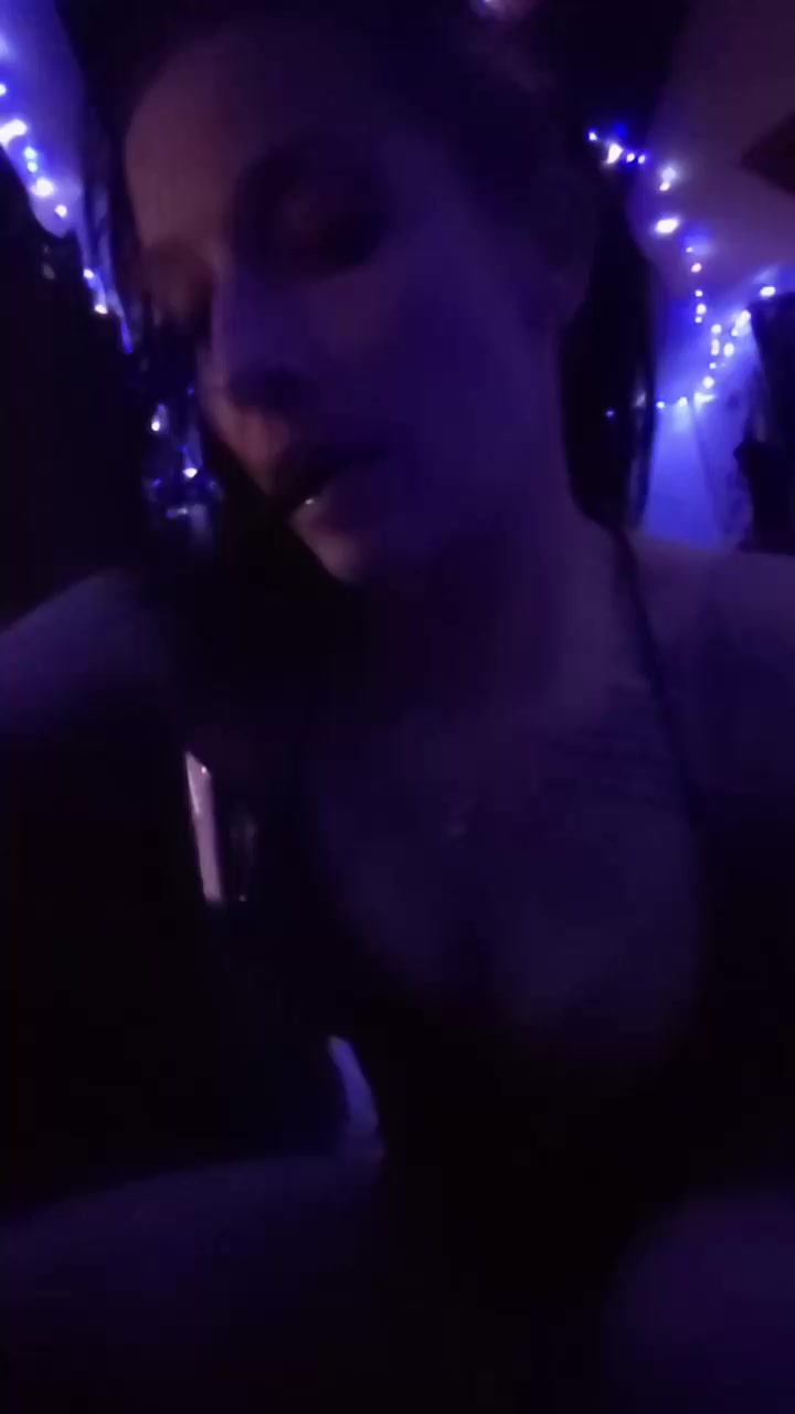 fuckitpayme Live Cam Screenshot – 2025-08-20 12:36:39