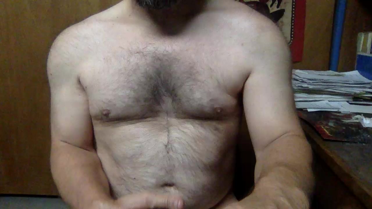 fuzzyguy6969 Live Cam Screenshot – 2025-08-06 05:31:20