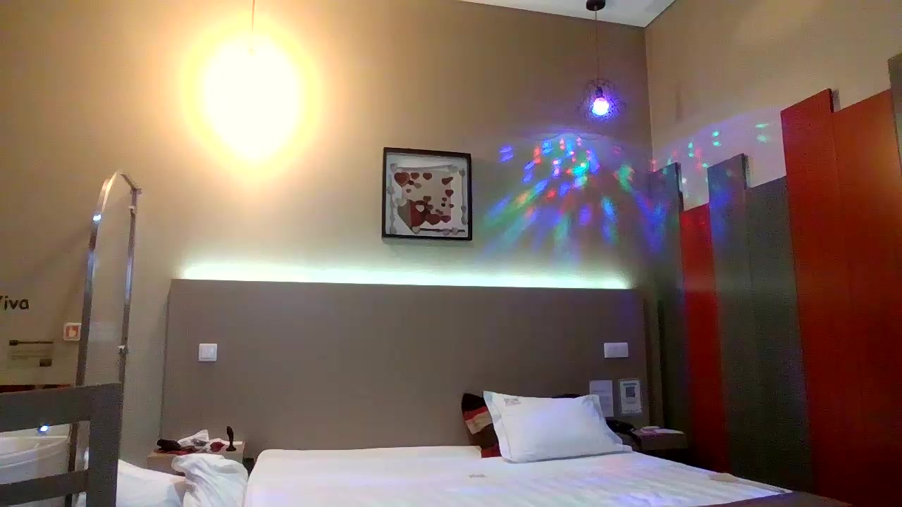 gibrandaocd Live Cam Screenshot – 2025-08-27 00:02:31