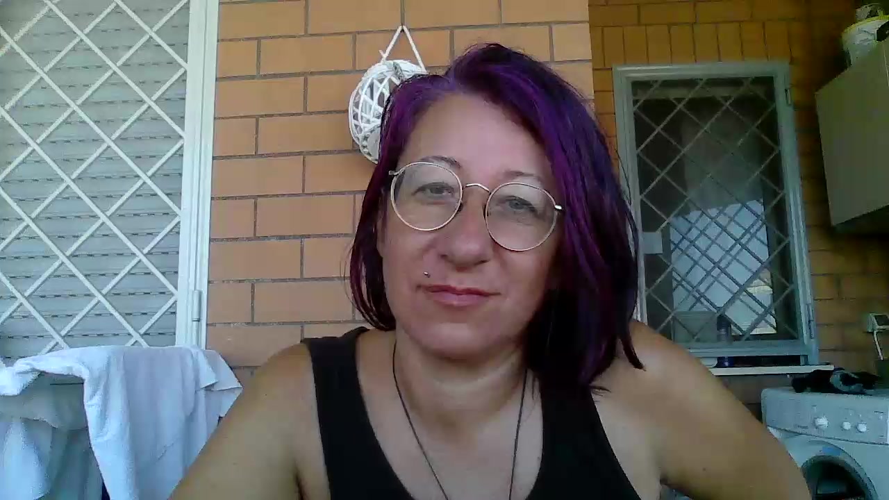 ginnygi Live Cam Screenshot – 2025-08-27 07:16:08