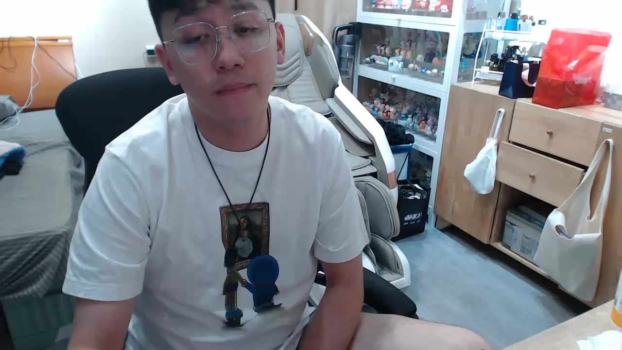 hank_Ss Live Cam Screenshot – 2025-08-04 18:44:09