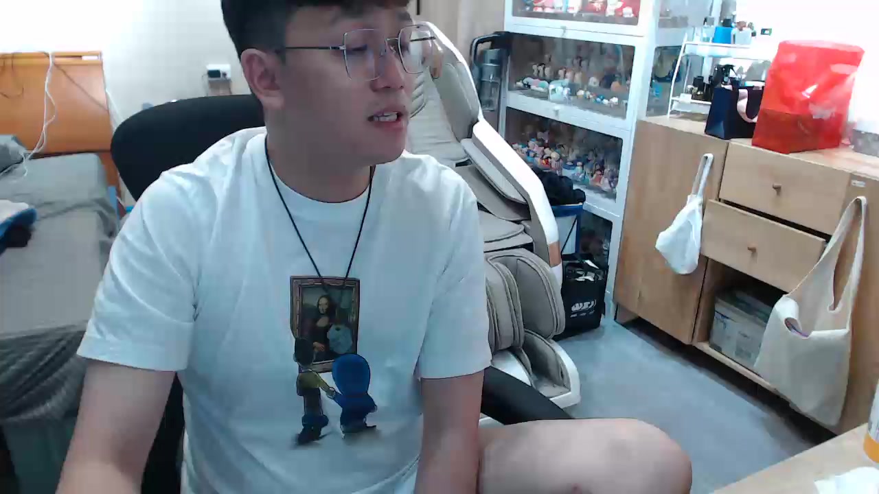 hank_Ss Live Cam Screenshot – 2025-08-04 19:03:38