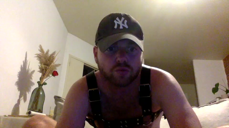 helloboys34 Live Cam Screenshot – 2025-08-26 07:14:18