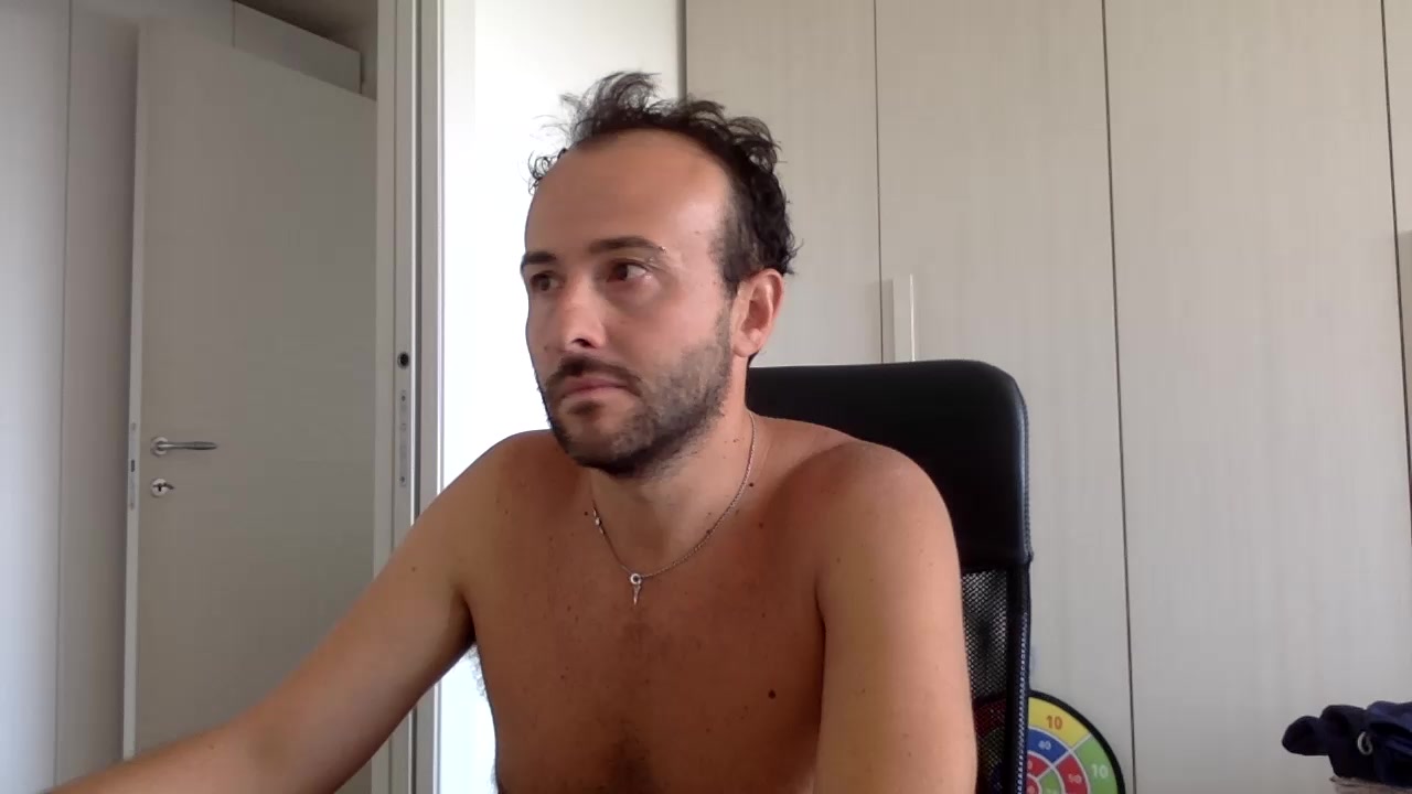 hhombres Live Cam Screenshot – 2025-08-25 08:24:46