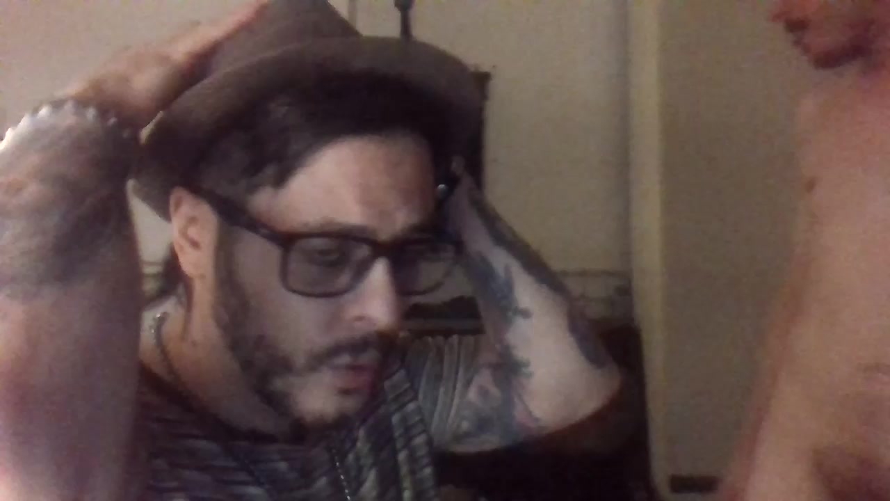 hitch1944 Live Cam Screenshot – 2025-08-21 06:14:23