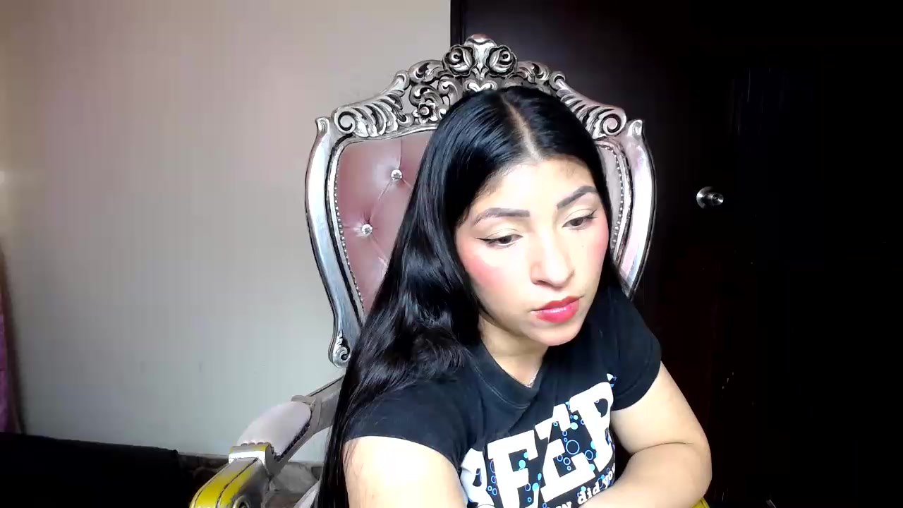holly20a Live Cam Screenshot – 2025-08-12 15:41:33