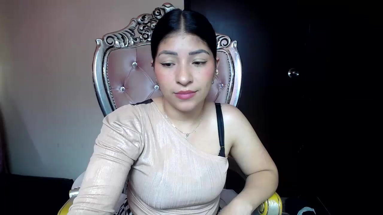 holly20a Live Cam Screenshot – 2025-08-14 18:17:46