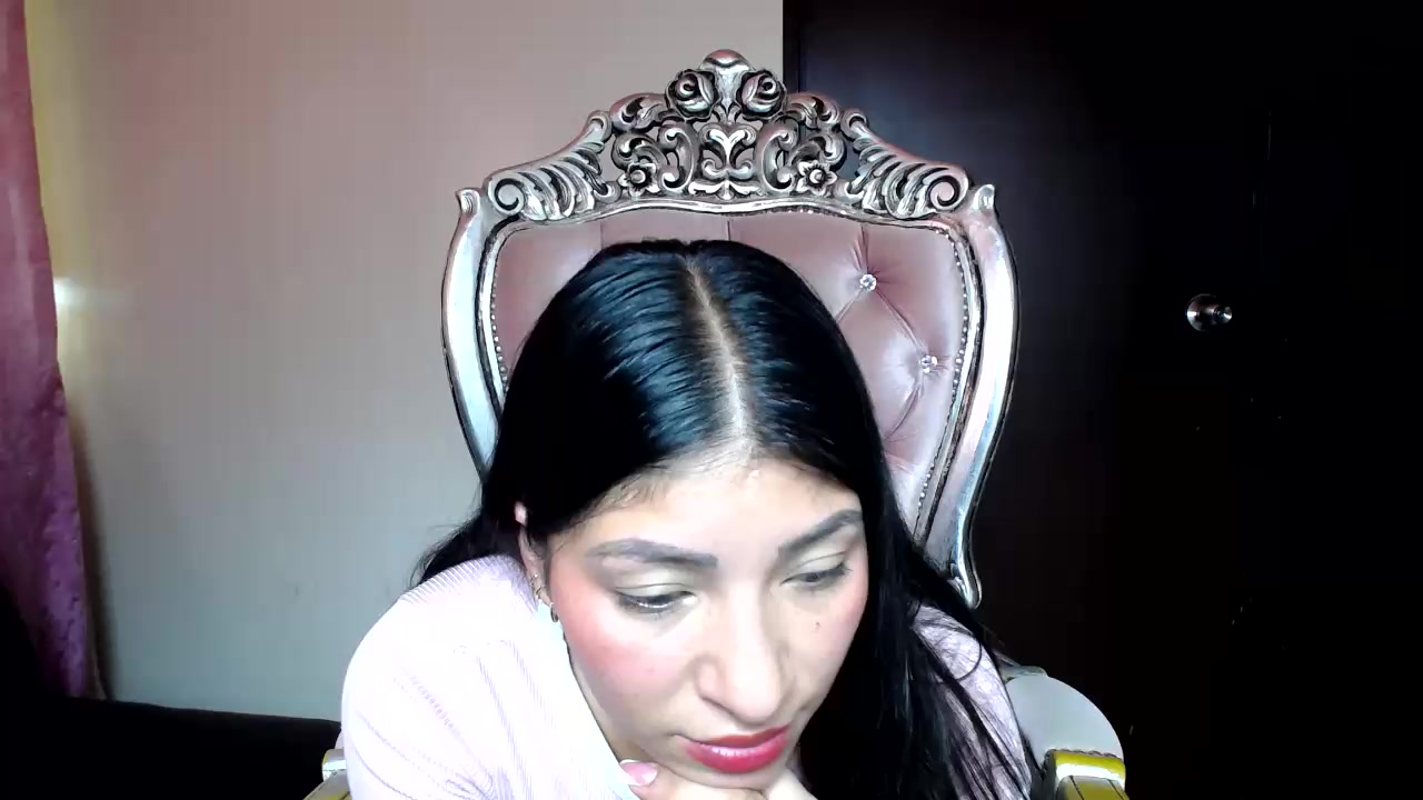 holly20a Live Cam Screenshot – 2025-08-15 16:25:36