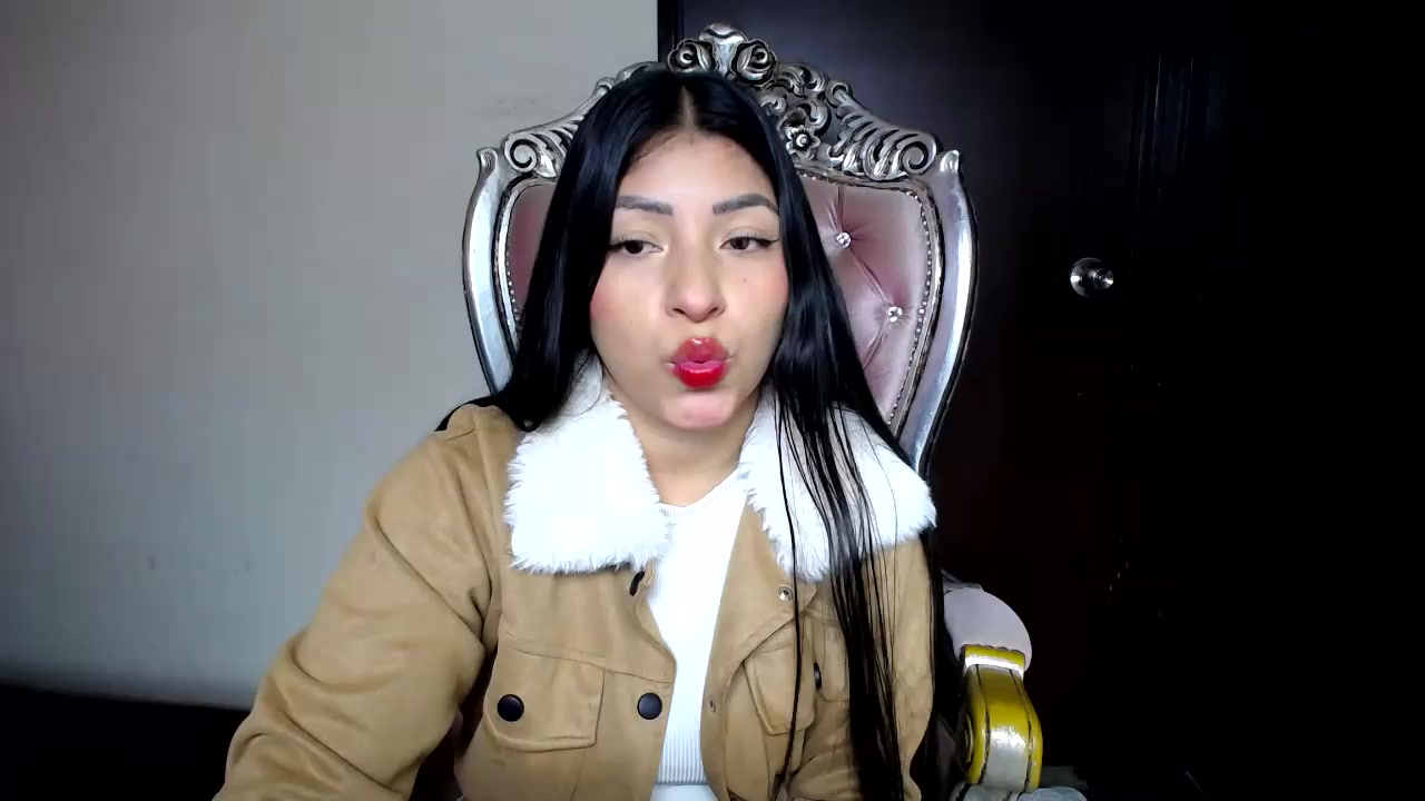 holly20a Live Cam Screenshot – 2025-08-25 11:32:36