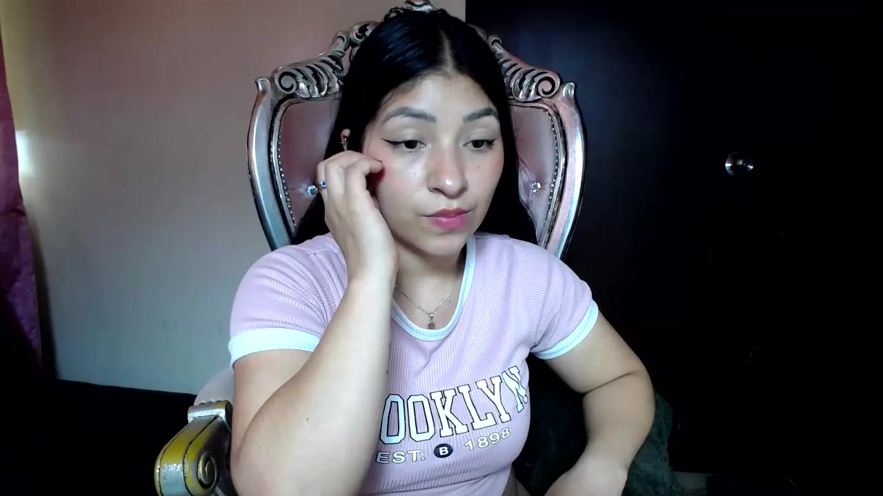 holly20a Live Cam Screenshot – 2025-09-10 18:14:37