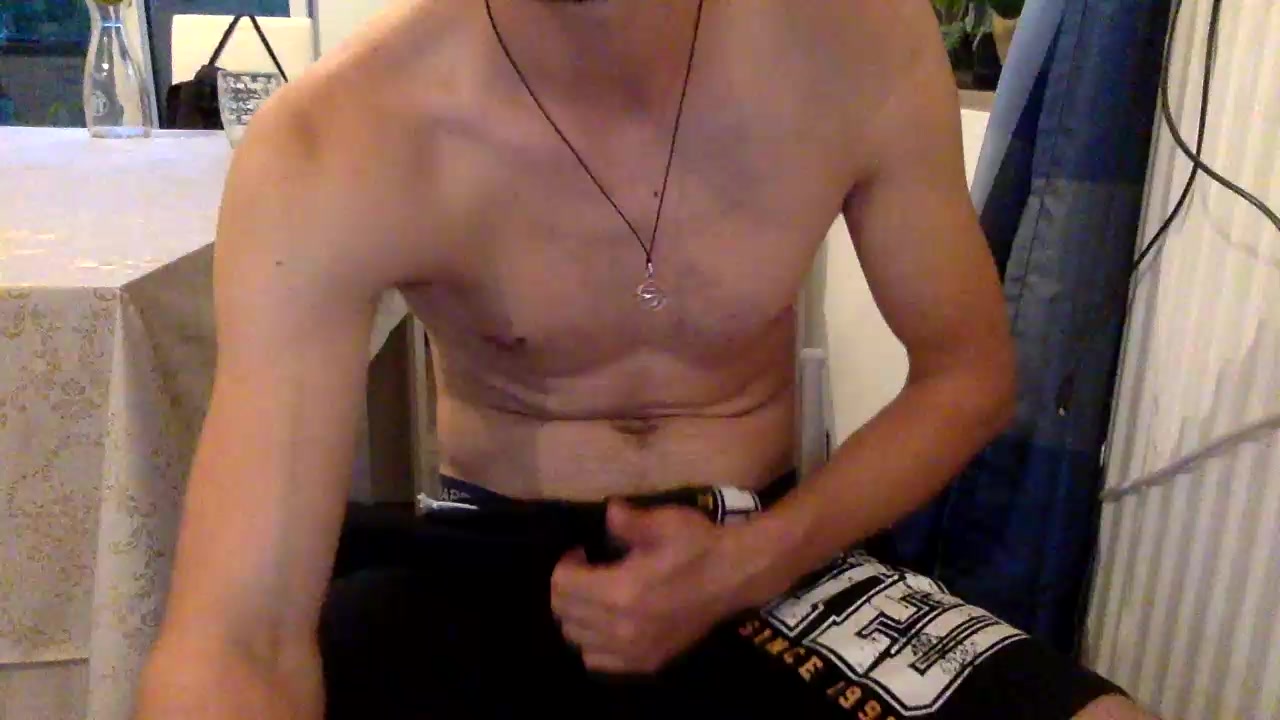 hot14991 Live Cam Screenshot – 2025-08-06 18:44:23