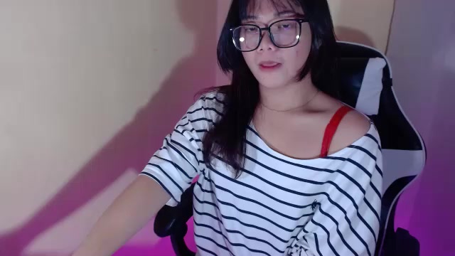 hotbabeRiaa Live Cam Screenshot – 2025-09-01 08:40:28