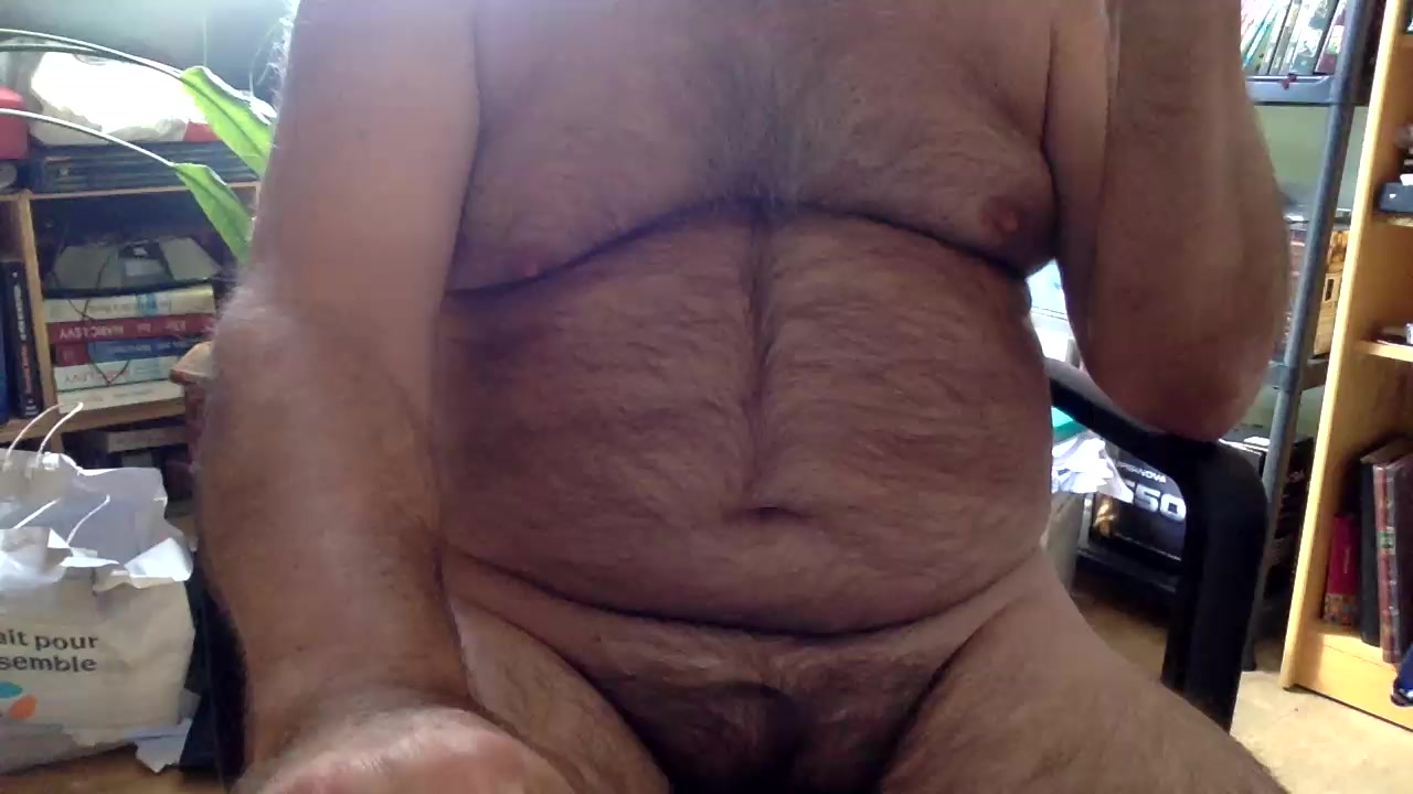 hotbearhot Live Cam Screenshot – 2025-08-04 10:24:51